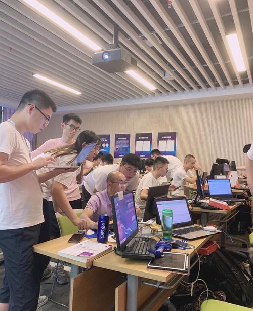 郝丽萍,公司经营范围包括:教育咨询;组织策划文化艺术交流
